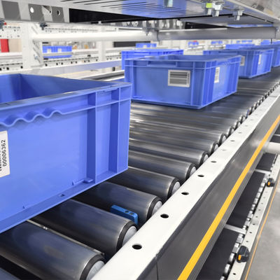 ระบบคัดแยกกล่องกระดาษระบบสายพานลำเลียงลูกกลิ้งแรงโน้มถ่วงแบบยืดหยุ่น ลอจิสติกส์คัดแยกชั้นเก็บคลังสินค้า