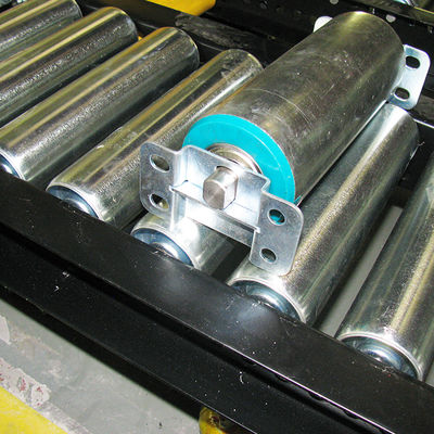 ระบบชั้นวางพาเลทแบบไหลตามแรงโน้มถ่วง FIFO คุณภาพสูง อุปกรณ์คลังสินค้า